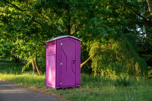 Portable Toilet Options We Offer in Boling, TX